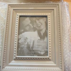 New in Box- Lenox 5x7 frame